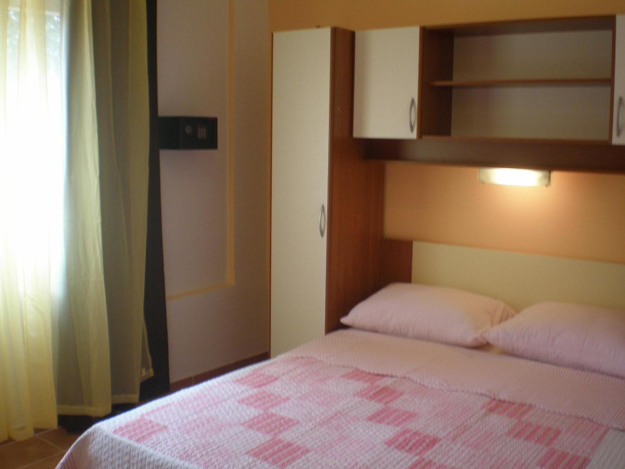Studio Apartments Marija With Private Parking ماكارسكا الغرفة الصورة