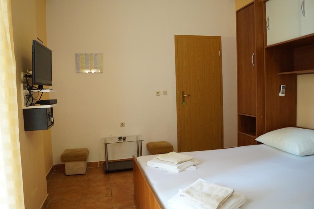 Studio Apartments Marija With Private Parking ماكارسكا المظهر الخارجي الصورة