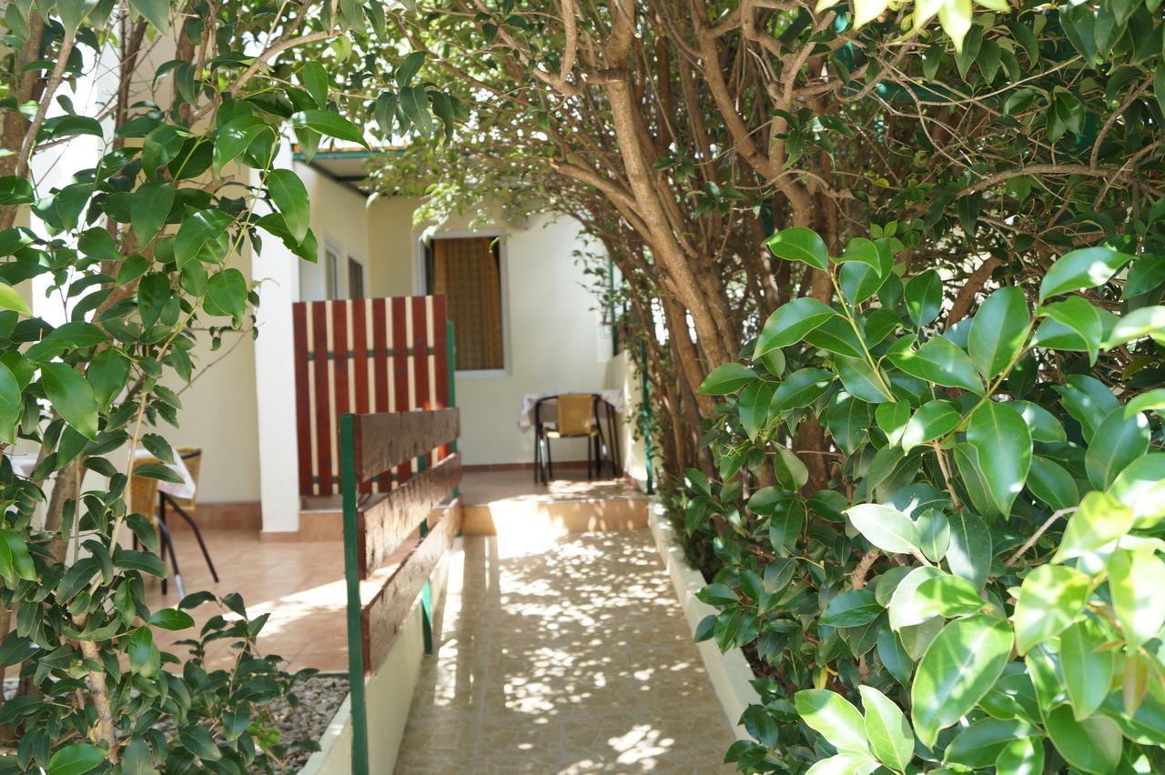 Studio Apartments Marija With Private Parking ماكارسكا المظهر الخارجي الصورة