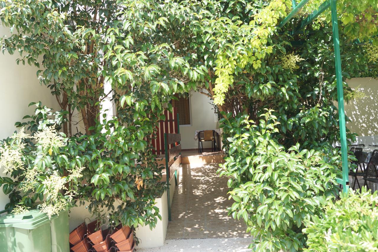 Studio Apartments Marija With Private Parking ماكارسكا المظهر الخارجي الصورة